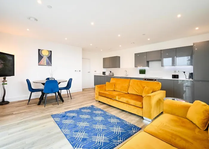 Central Luxury 2 Bed Apartment