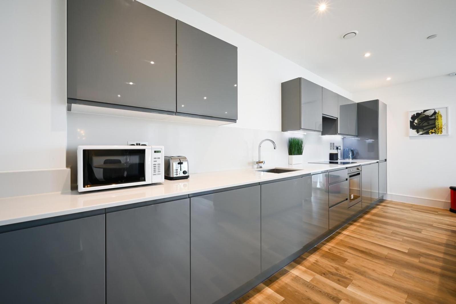 Luxury 2 Bed * London