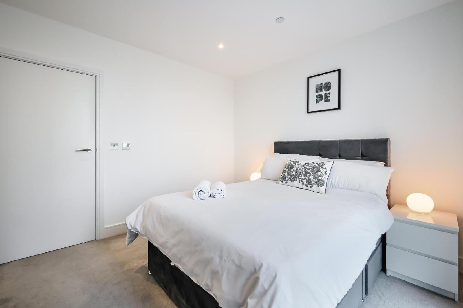 Luxury 2 Bed Apartment *