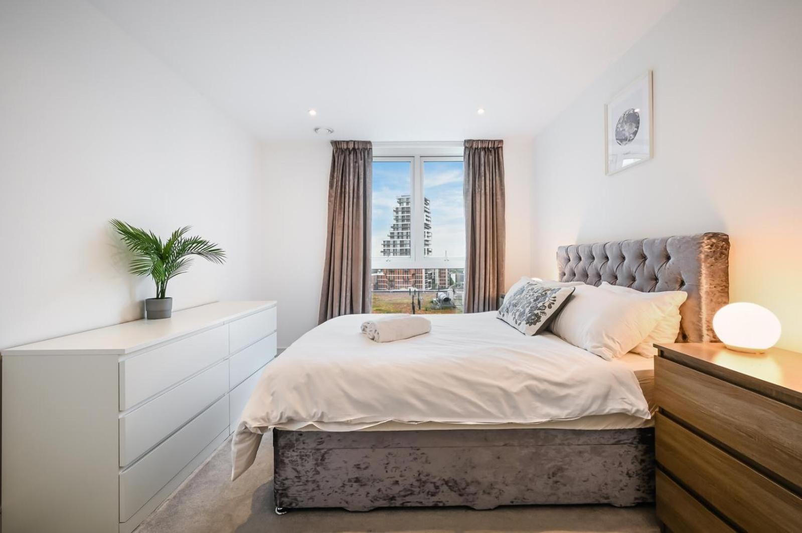 Luxury 2 Bed * London
