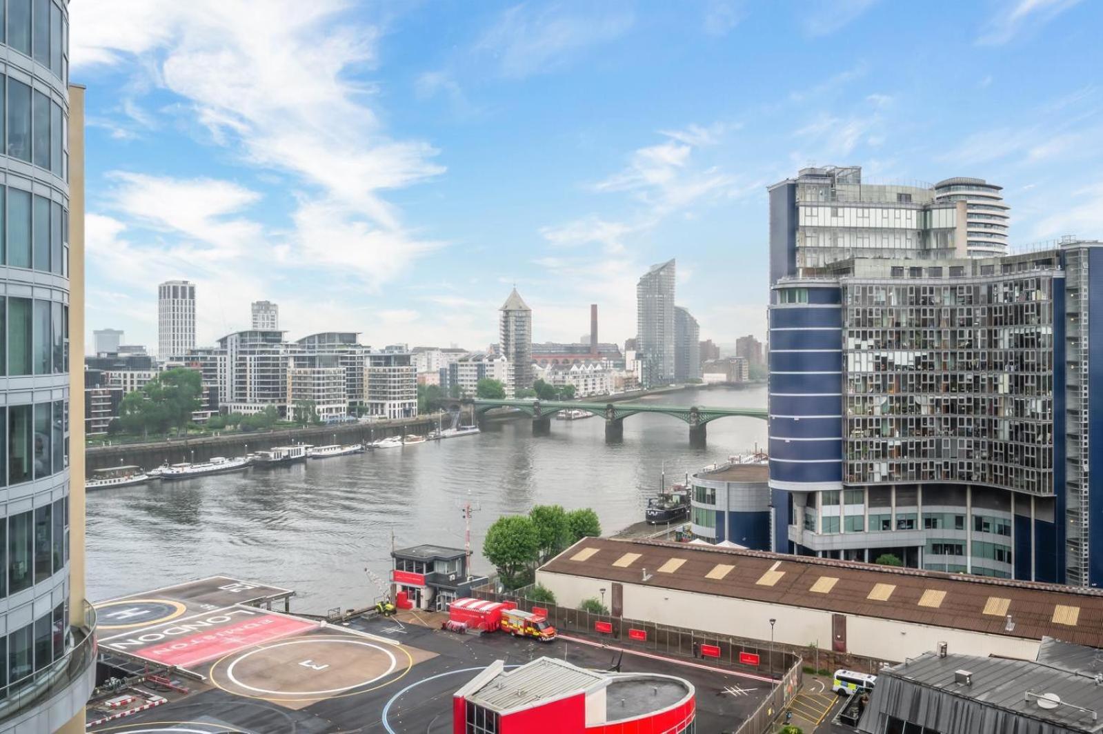 Luxury 2 Bed Apartment *